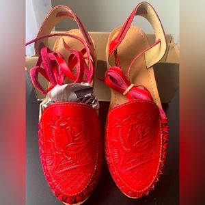 New without box Handmade Huarache Red Floral Lace-Up Flat Sandals size 8